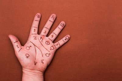 Cómo leer las manos: la quiromancia